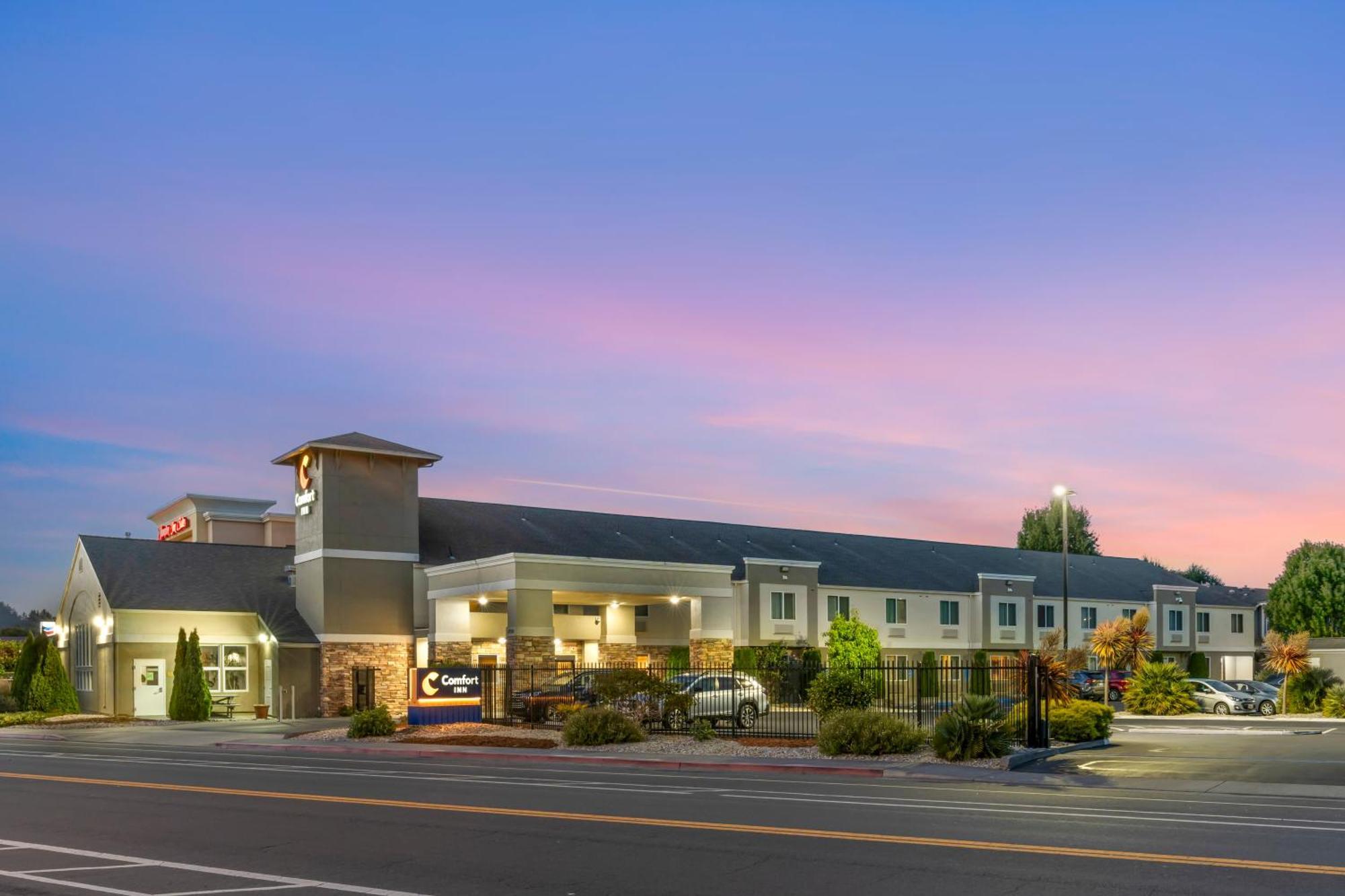 Comfort Hotel *